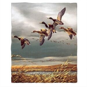 Moslion Soft Cozy Throw Blanket Ducks Fly in Sky Fuzzy Couch/Bed Blanket Twin